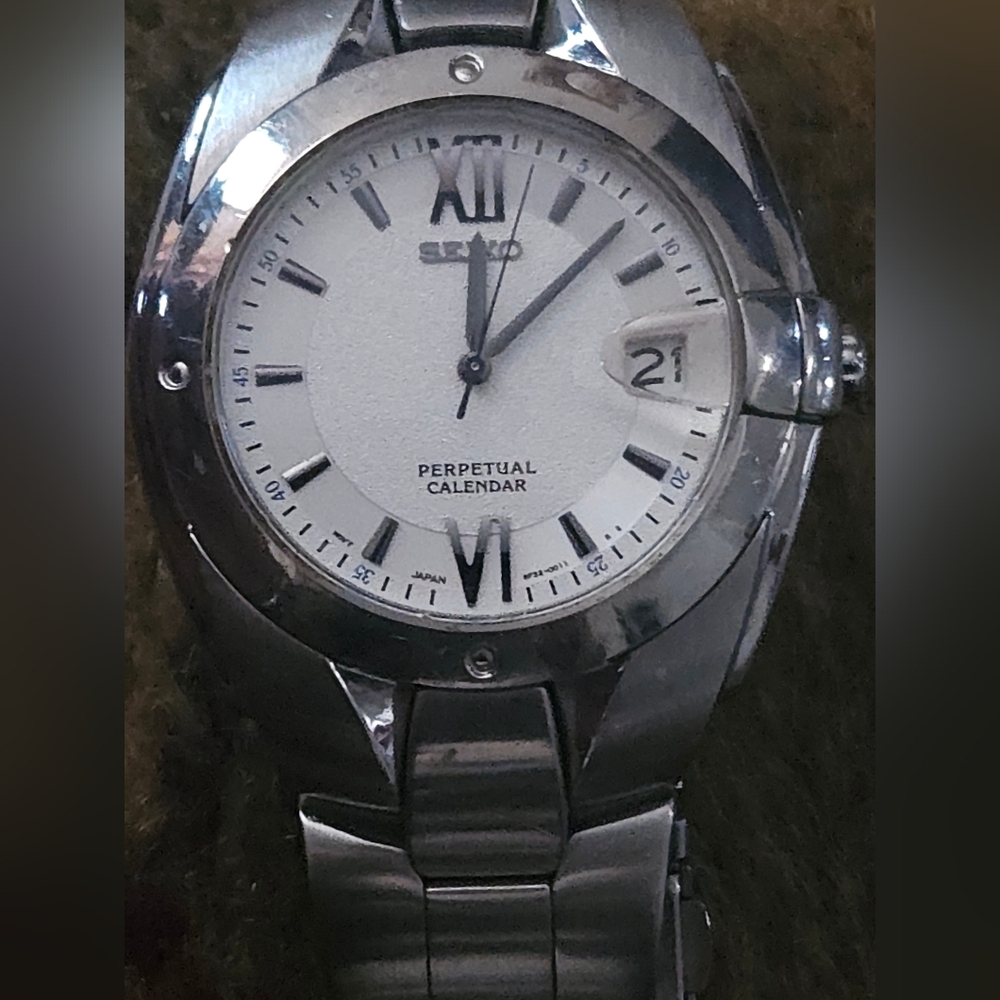 Seiko Perpetual Calendar Ref.4F32-0010 Silver Dial Stainless Steel Ladies Watch